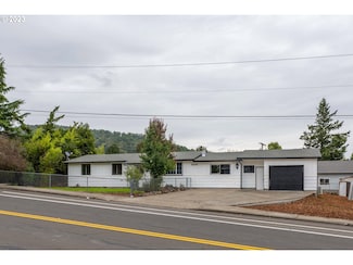2249 NW Troost St, Roseburg, OR 97471