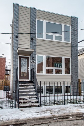 524 S Denvir Ave, Chicago, IL 60612