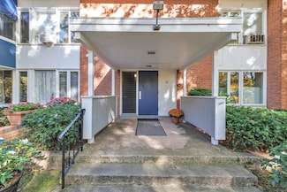 42 N Lake Dr Unit C2, Hamden, CT 06517