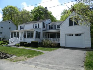 7 Cottage Ave, Owls Head, ME 04854