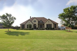 3030 Fossil Creek Dr, Midlothian, TX 76065