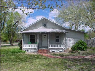 202 S State St, Goessel, KS 67053