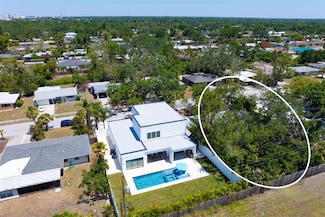 2232 Grove St, Sarasota, FL 34239