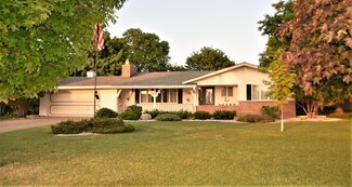 822 Dellwood St S, Cambridge, MN 55008