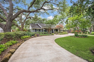 9006 Bonhomme Rd, Houston, TX 77074