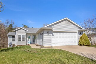 121 W Calgary Dr, Hastings, MI 49058