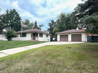 812 NW 8th Ave, Grand Rapids, MN 55744