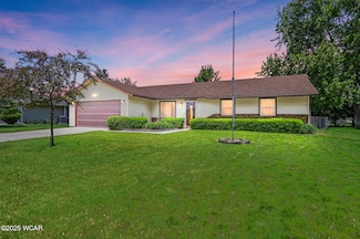 306 Liberty Ave, Wapakoneta, OH 45895