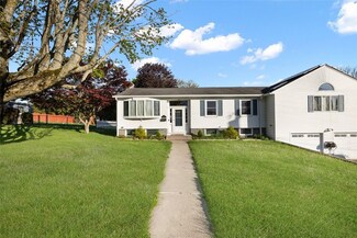 64 Meadowcrest Dr, Cumberland, RI 02864