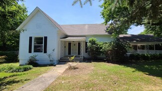 304 S 7th St, Paragould, AR 72450