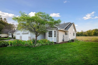 1609 Maple Manors Rd, Mound, MN 55364