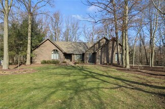 7785 Cliffview Dr, Youngstown, OH 44514