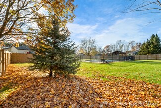 13024 Woodrush Ct, Grand Haven, MI 49417
