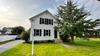 29 Lafayette St, Saco, ME 04072