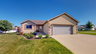 1101 Petersen Ln NW, Stewartville, MN 55976