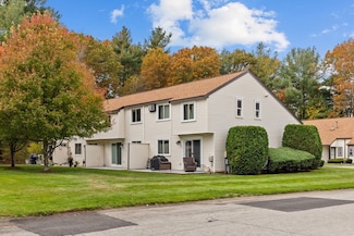 32 Decarolis Dr, Tewksbury, MA 01876