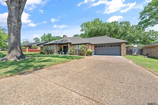 6214 Huntington Dr, Tyler, TX 75703