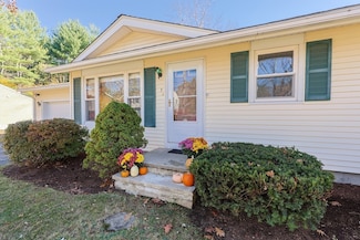7 Pleasant St, Grafton, MA 01519