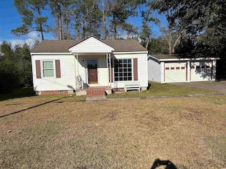 404 E Andrews St, Hemingway, SC 29554