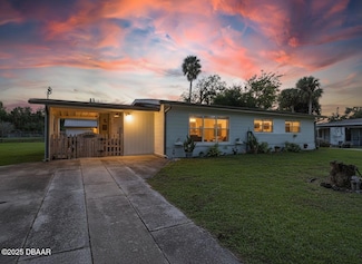 1045 Hampton Rd, Daytona Beach, FL 32114