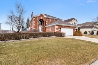694 Albany Ln, Des Plaines, IL 60016