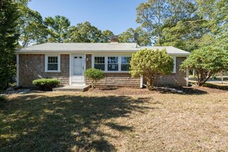343 Strawberry Hill Rd, Centerville, MA 02632