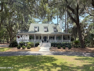 8 Dolphin Point Dr, Beaufort, SC 29907