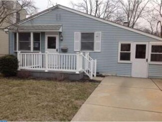 605 Sherwood Rd, Magnolia, NJ 08049