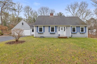 10 Paula Ln, Barnstable, MA 02635
