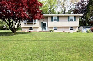 4584 Steuben Rd, Bethlehem, PA 18020