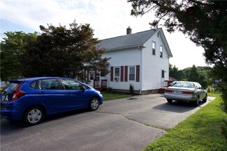 32 Earl St, West Warwick, RI 02893