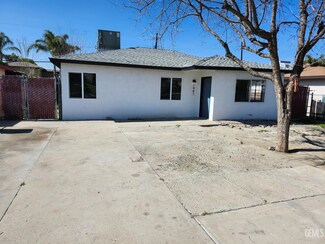 1941 Dover St, Delano, CA 93215