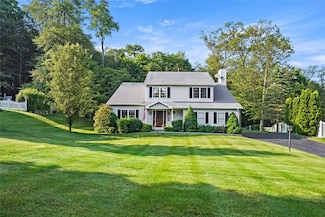 3856 Marcy St, Mohegan Lake, NY 10547