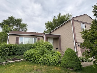 2116 Parkville Rd, Schaumburg, IL 60194