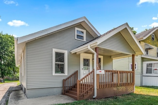 541 N May St, Aurora, IL 60506