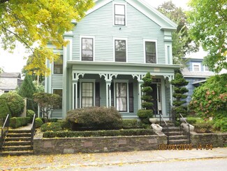 12 Crown St, Worcester, MA 01609