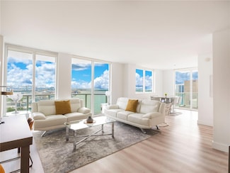 244 Biscayne Blvd Unit 3703, Miami, FL 33132