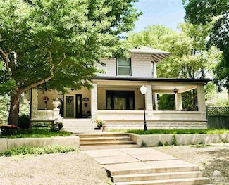 421 Lane St, Clay Center, KS 67432