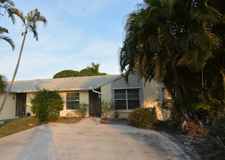 136 Pinewood Ct, Jupiter, FL 33458