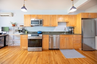 432 Norfolk St Unit 4G, Somerville, MA 02143