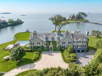 545 Indian Field Rd, Greenwich, CT 06830