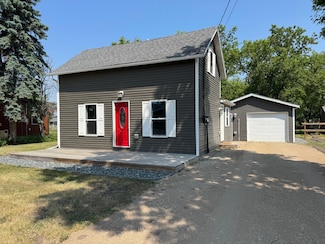 1013 2nd St NE, Roseau, MN 56751
