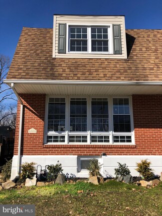 717 Swarthmorewood Ln, Swarthmore, PA 19081
