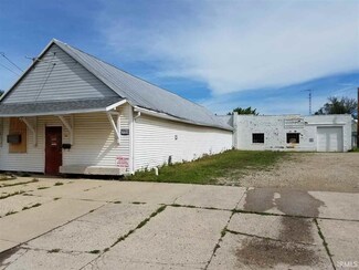 318 W Franklin St, Winchester, IN 47394