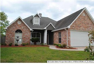 12240 River Highlands Dr, Saint Amant, LA 70774