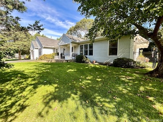 1545 E Gillette Dr, East Marion, NY 11939