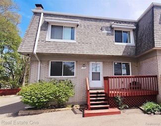 150 Ladd Rd Unit A2, Walled Lake, MI 48390