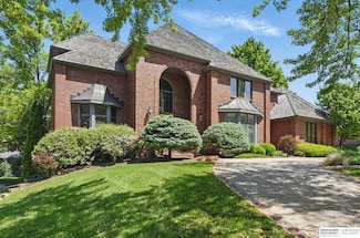 9944 Broadmoor Rd, Omaha, NE 68114