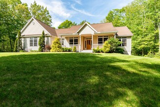 33 Bernice Ave, Sanford, ME 04073