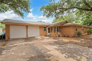 1305 W 3 A St, Mc Gregor, TX 76657